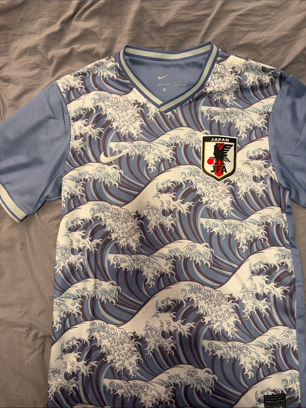 Nike Men’s Japan Wave Print Soccer Jersey - Light Blue/White